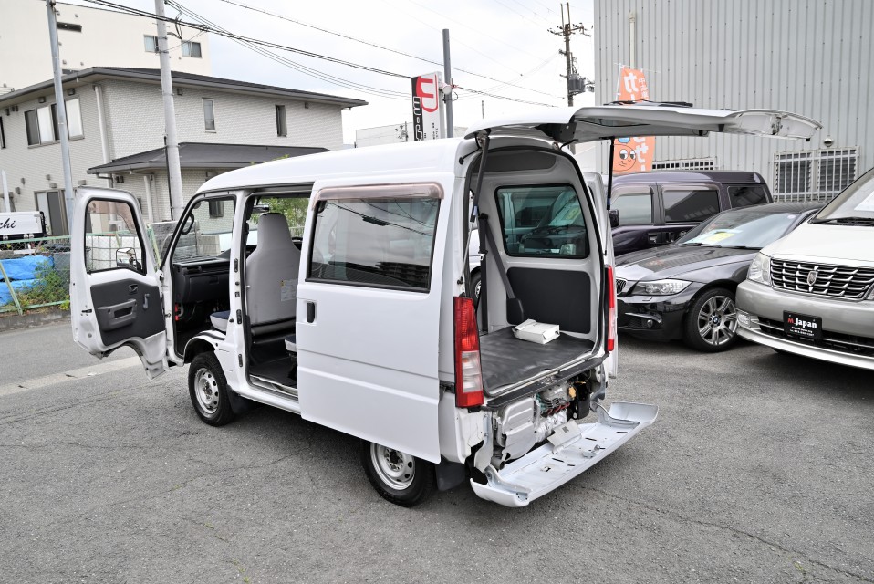 サンバーバン トランスポーター 5速 4WD 下廻り画像有り ｜エム